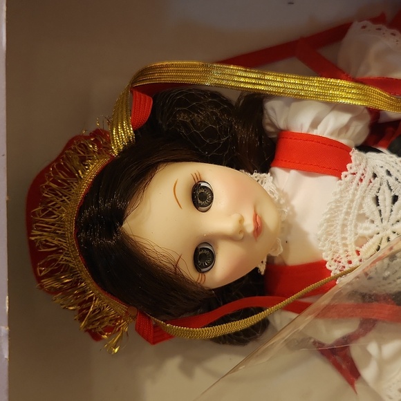 The Wonderful World of Effanbee Dolls Czechoslovakia 1123 - Picture 2 of 4